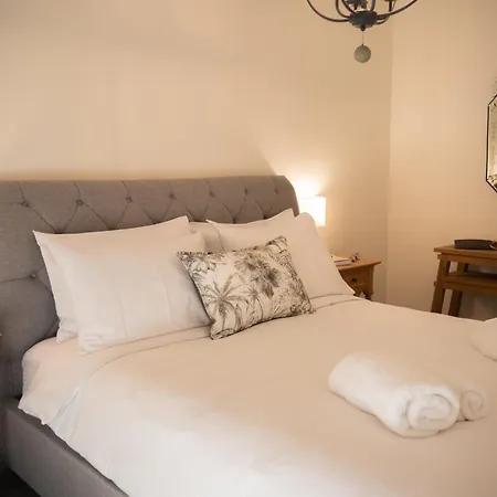 κόρυς Apartamento Karpenísion