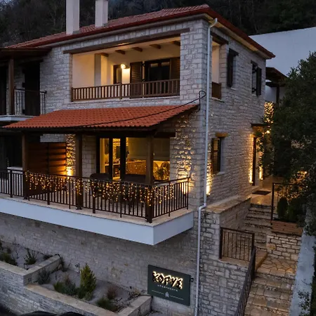 κόρυς